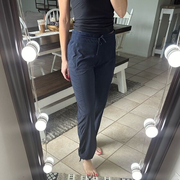 Athleta Navy Blue Drawstring Waist Ankle Activewear Pant - Picture 3 of 8